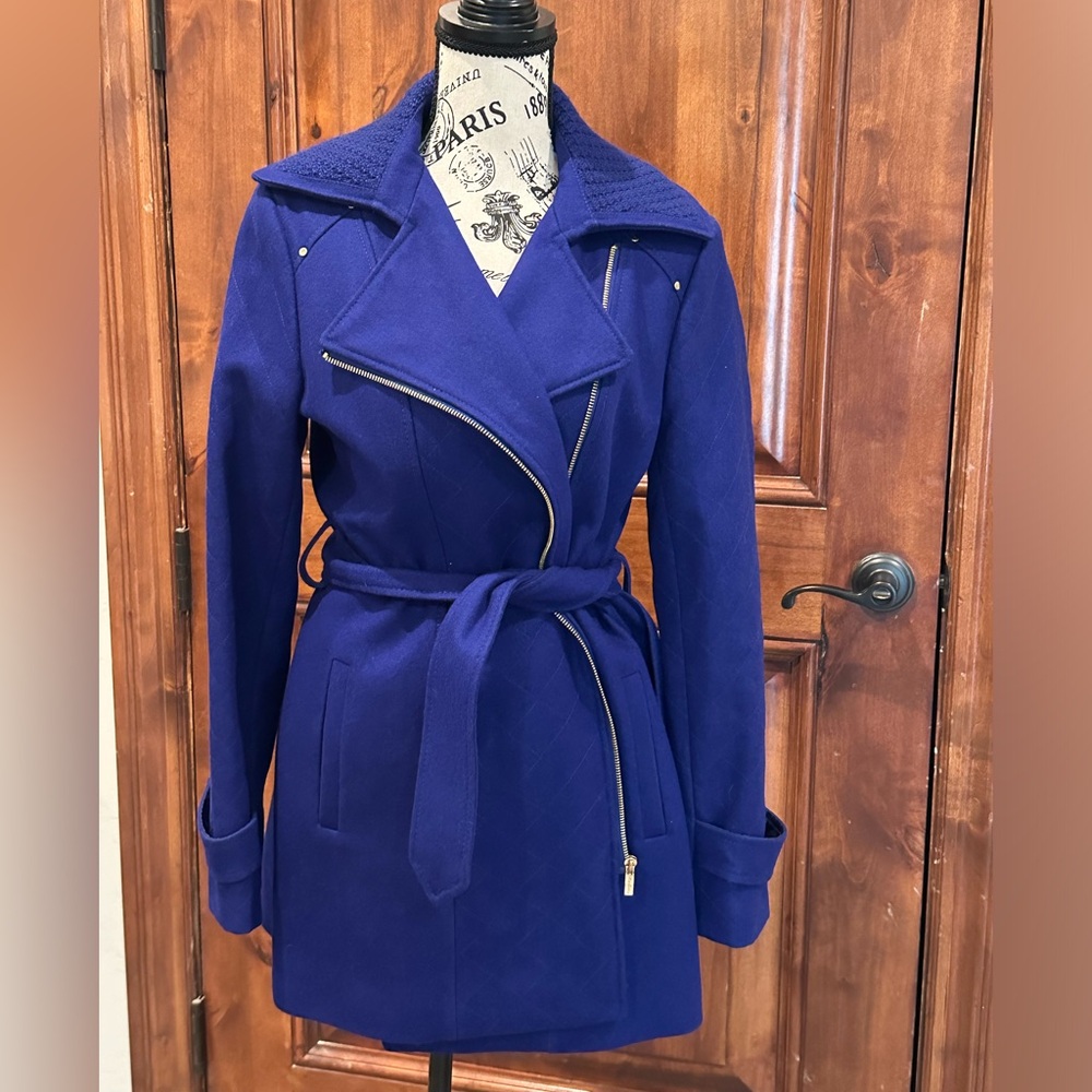 Women’s cobalt-blue Kenneth Cole winter coat. Size 8